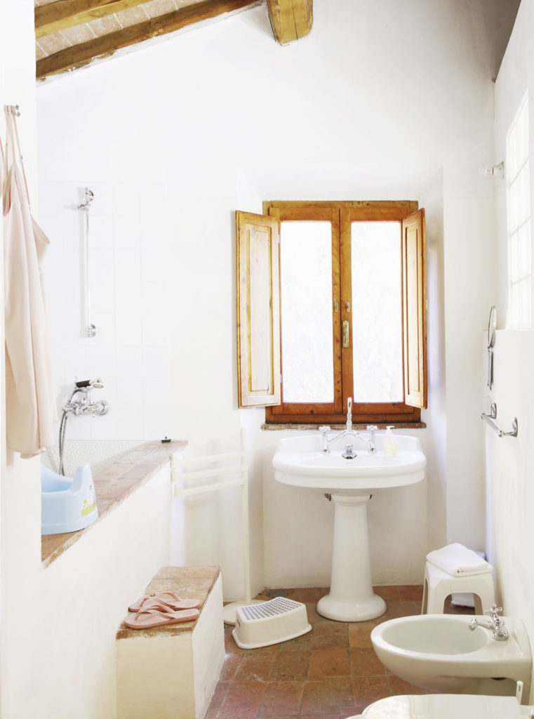 Casa delle Acque — masonry bench