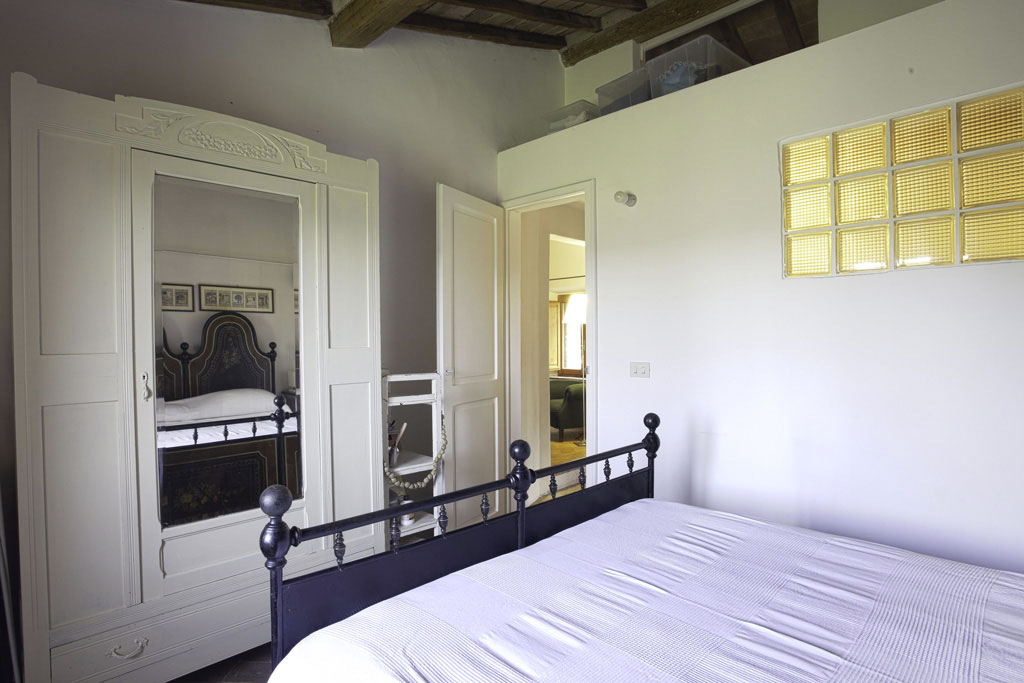 Il Simoncini Alto — olive terrace