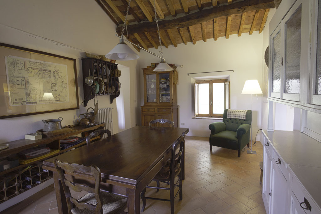 Il Simoncini Alto — interior living room with fireplace